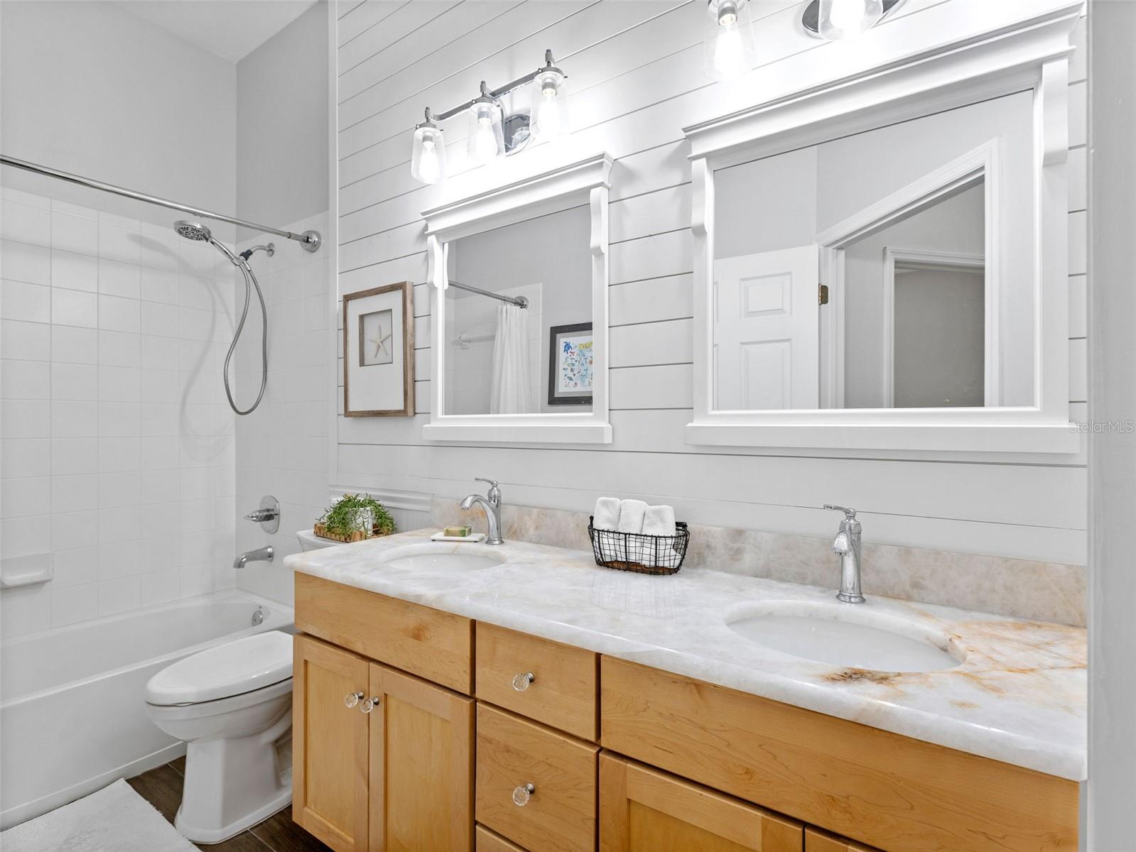 Image 25 of 57 For 6107 Kingbird Manor Drive