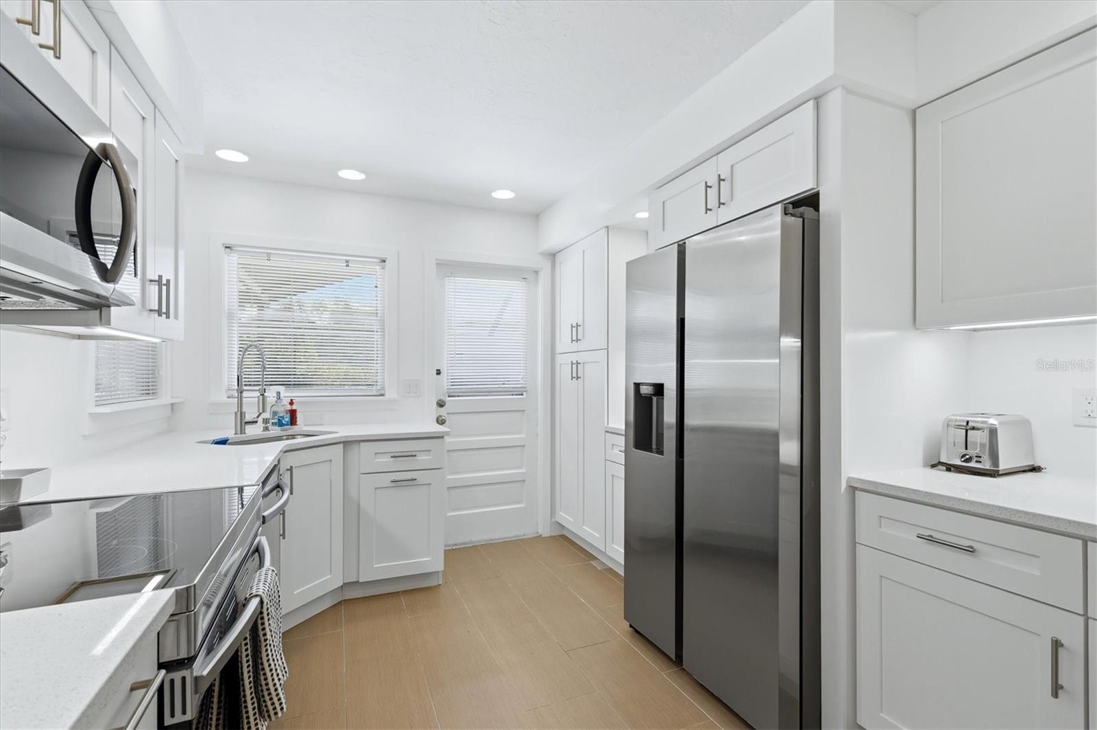 Image 11 of 47 For 616 Lyons Lane