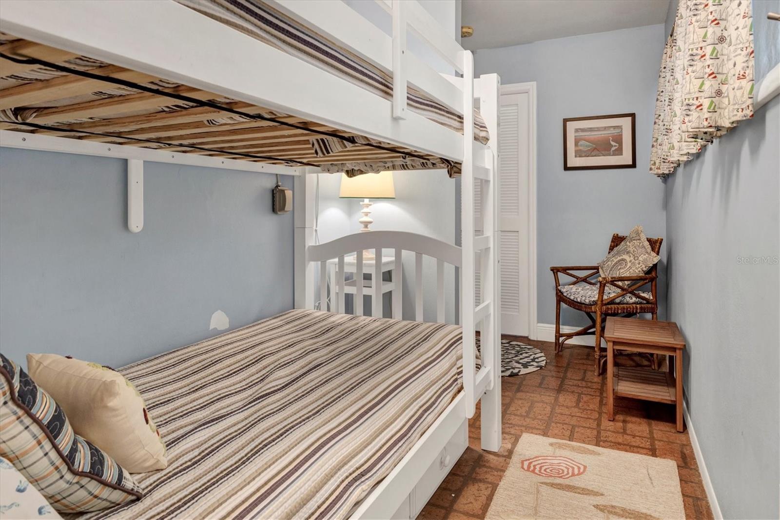 Image 27 of 47 For 616 Lyons Lane