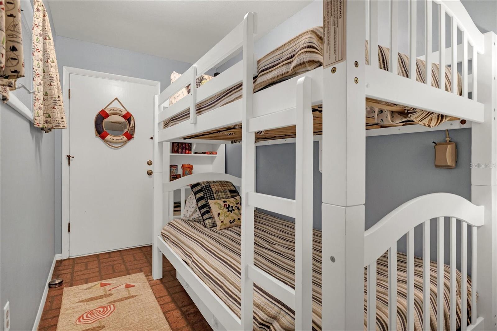 Image 29 of 47 For 616 Lyons Lane