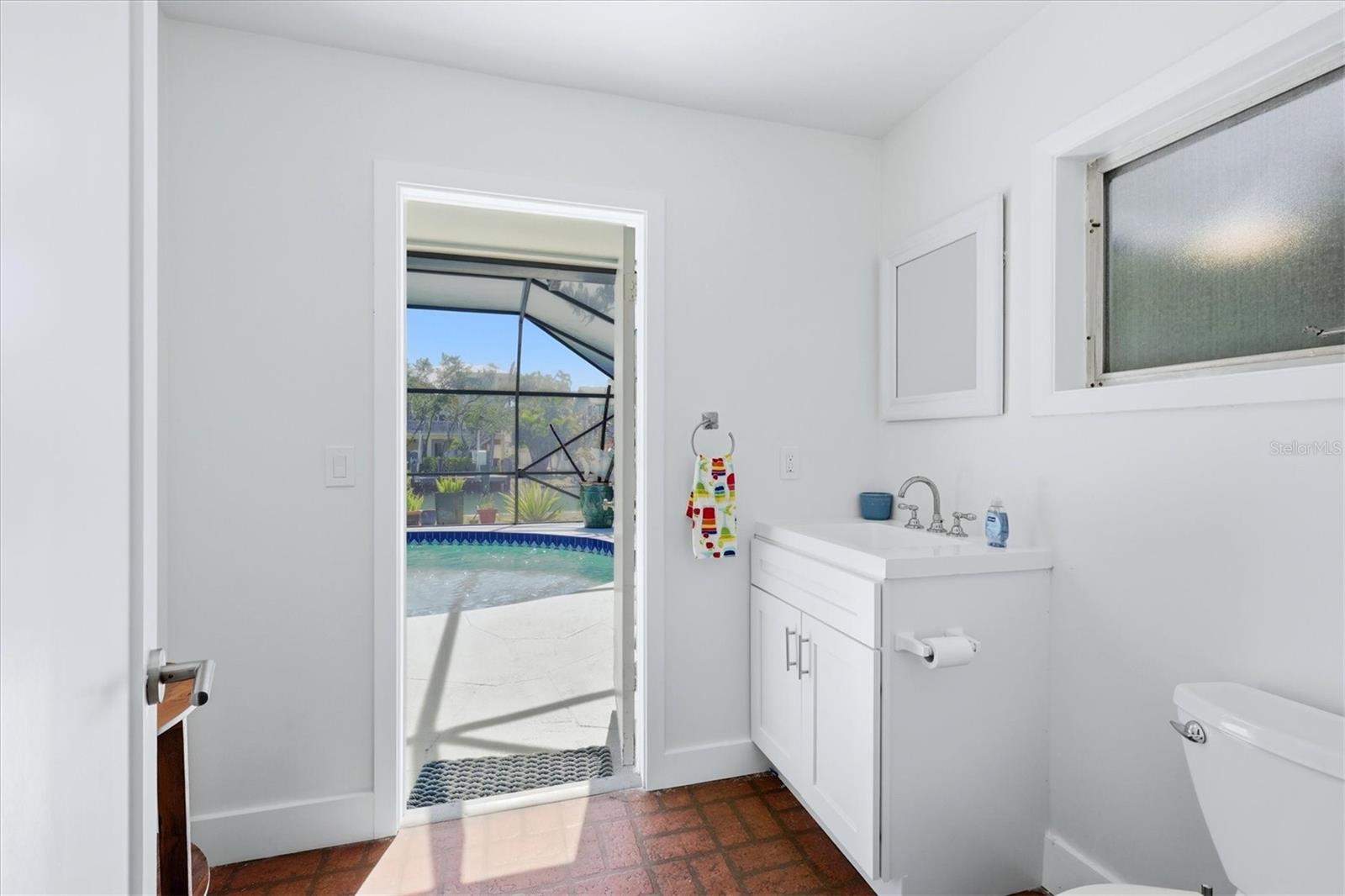 Image 31 of 47 For 616 Lyons Lane