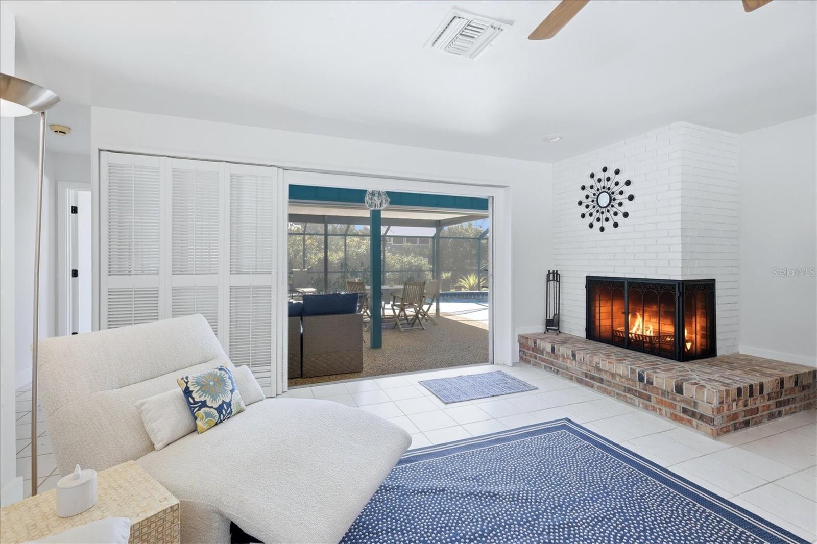 Image 4 of 47 For 616 Lyons Lane