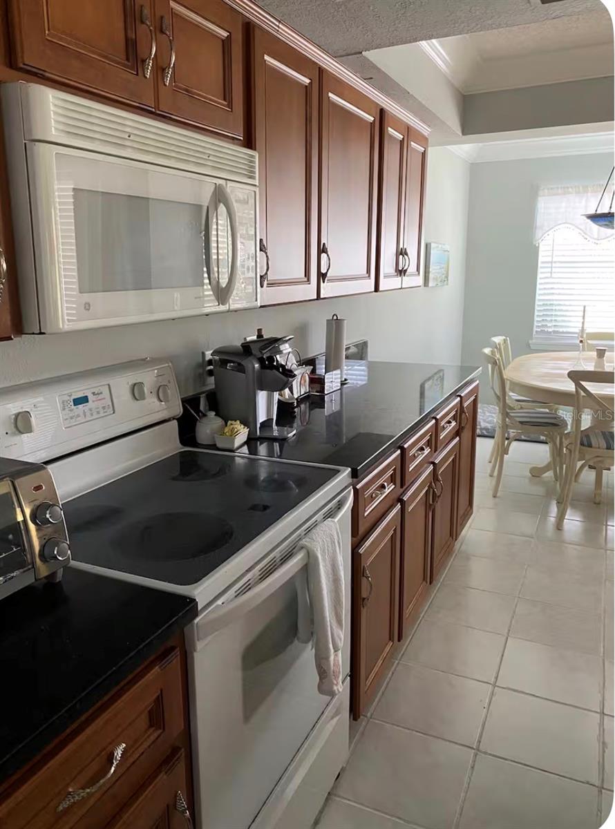 Image 11 of 30 For 1125 Pinellas Bayway S 201