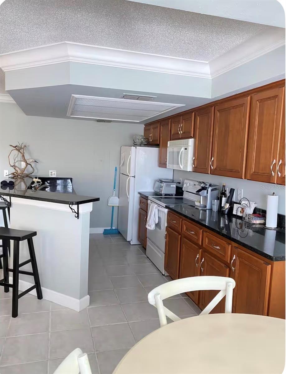 Image 15 of 30 For 1125 Pinellas Bayway S 201