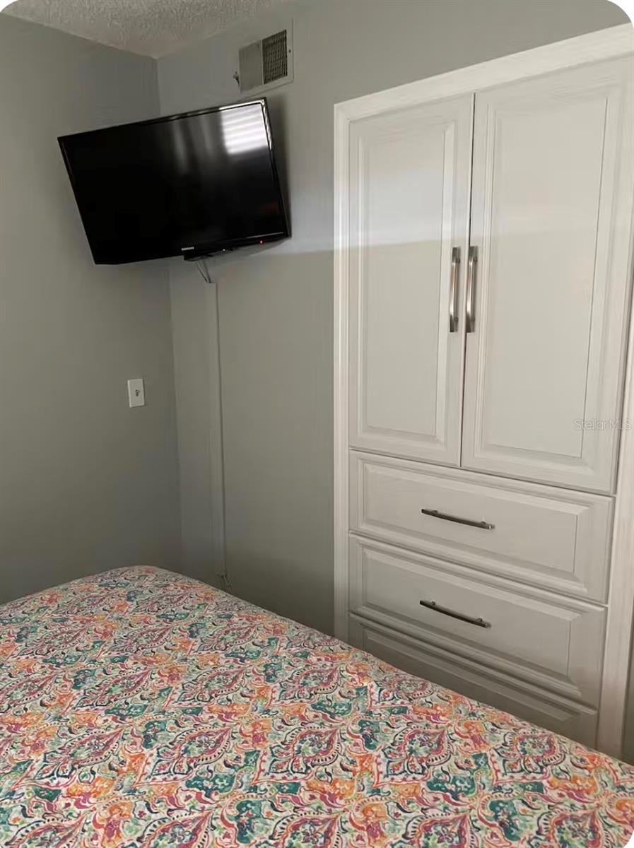 Image 23 of 30 For 1125 Pinellas Bayway S 201