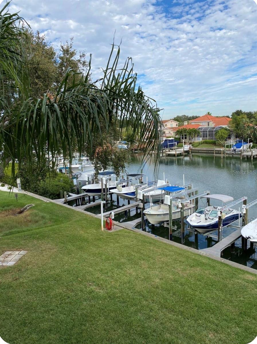 Image 5 of 30 For 1125 Pinellas Bayway S 201