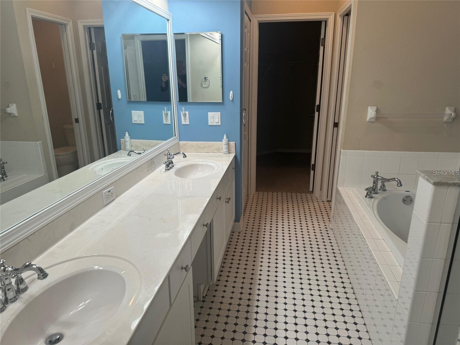 Image 19 of 30 For 5714 Tides Place