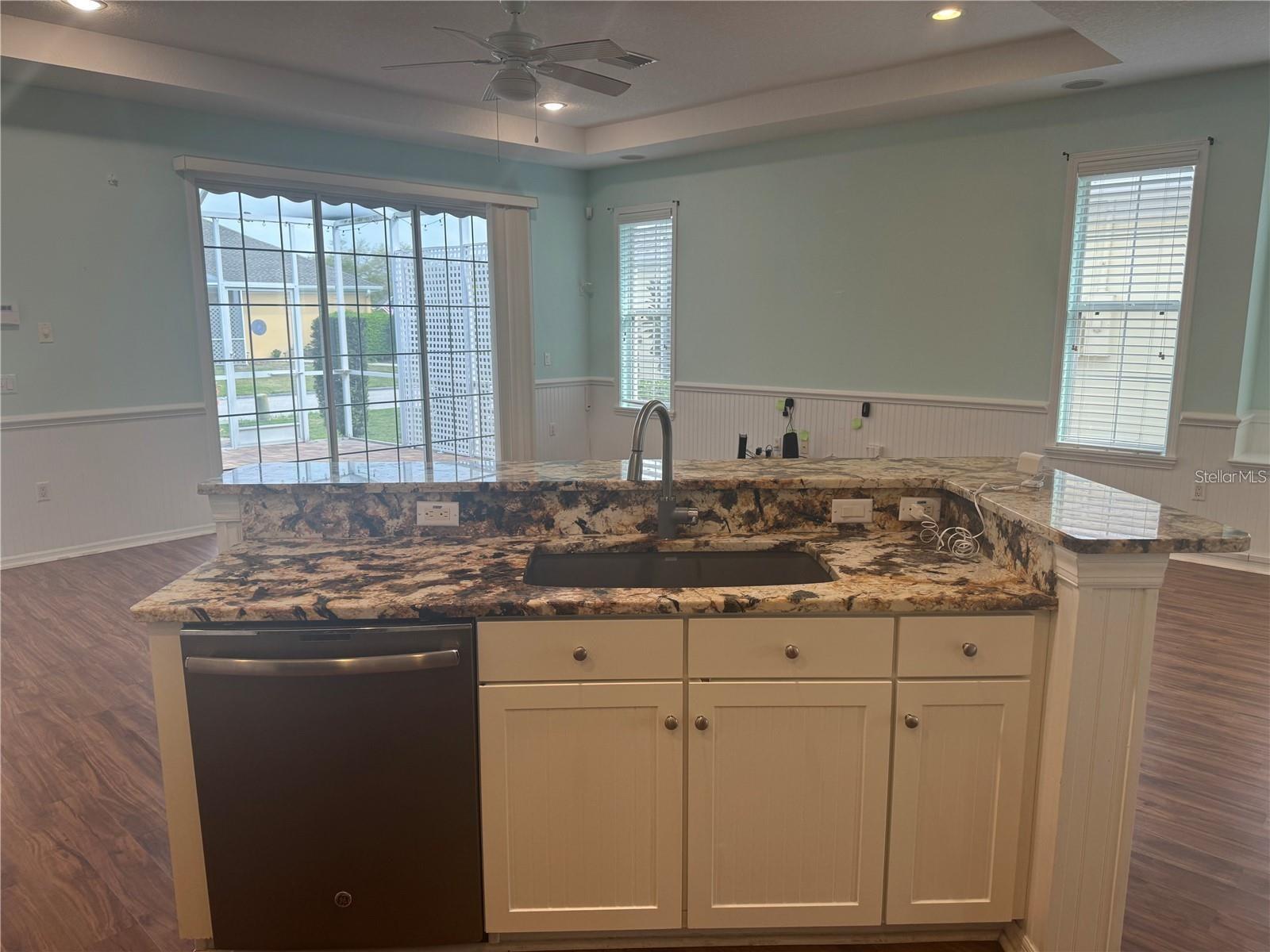 Image 9 of 30 For 5714 Tides Place