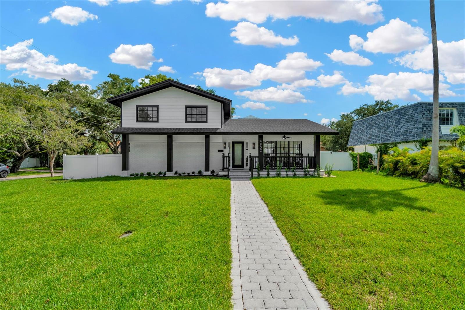 Listing photo id 25 for 4902 San Rafael Street