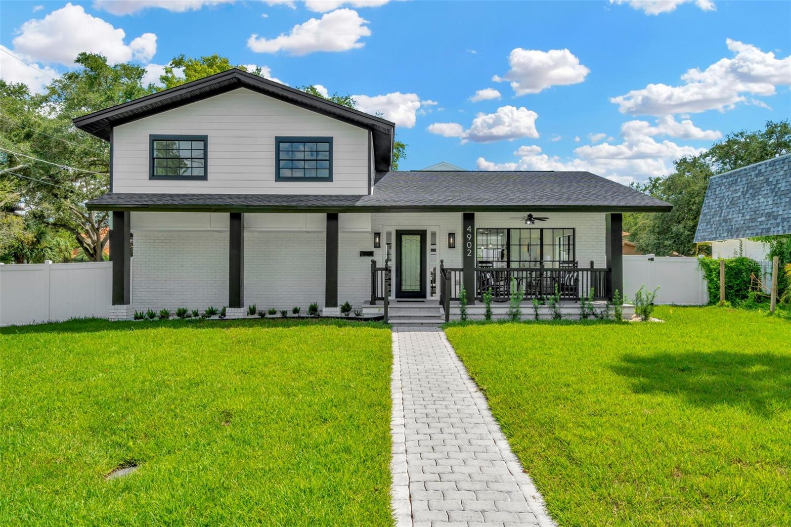 Listing photo id 26 for 4902 San Rafael Street