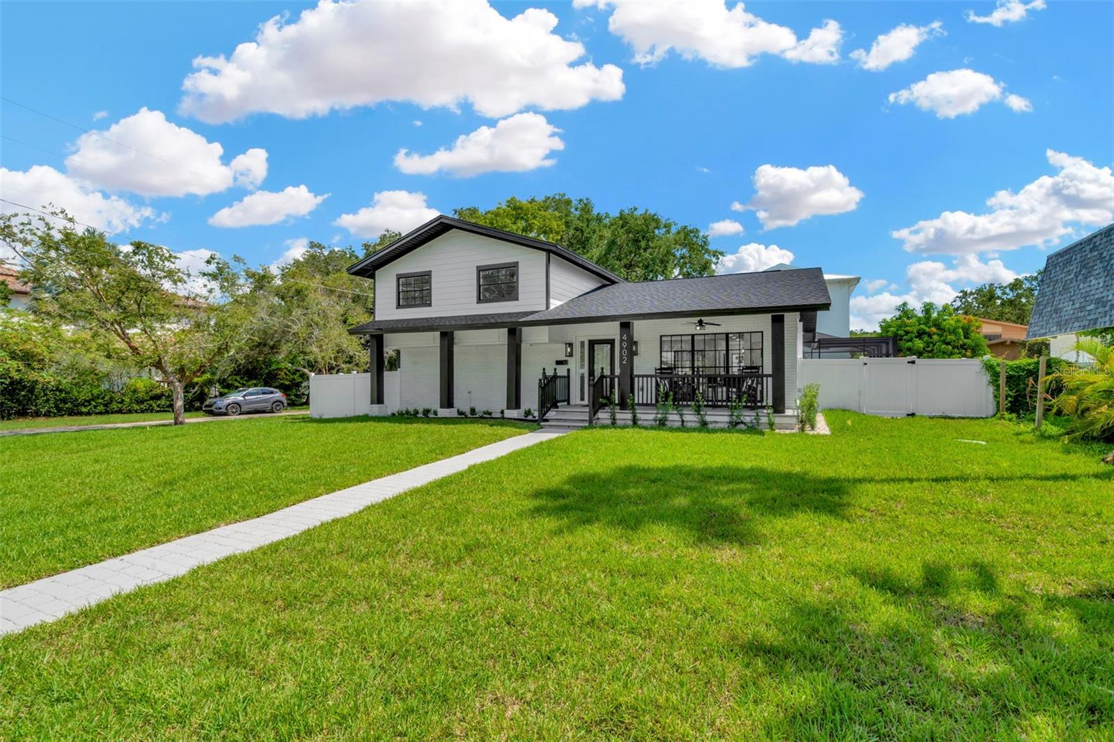 Listing photo id 28 for 4902 San Rafael Street