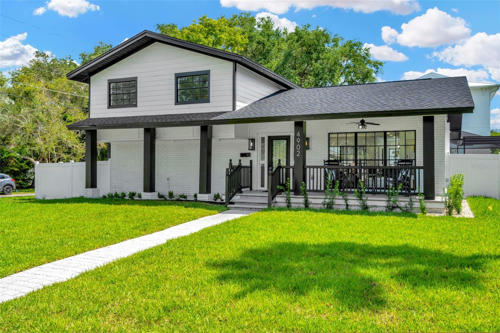 Listing photo id 29 for 4902 San Rafael Street