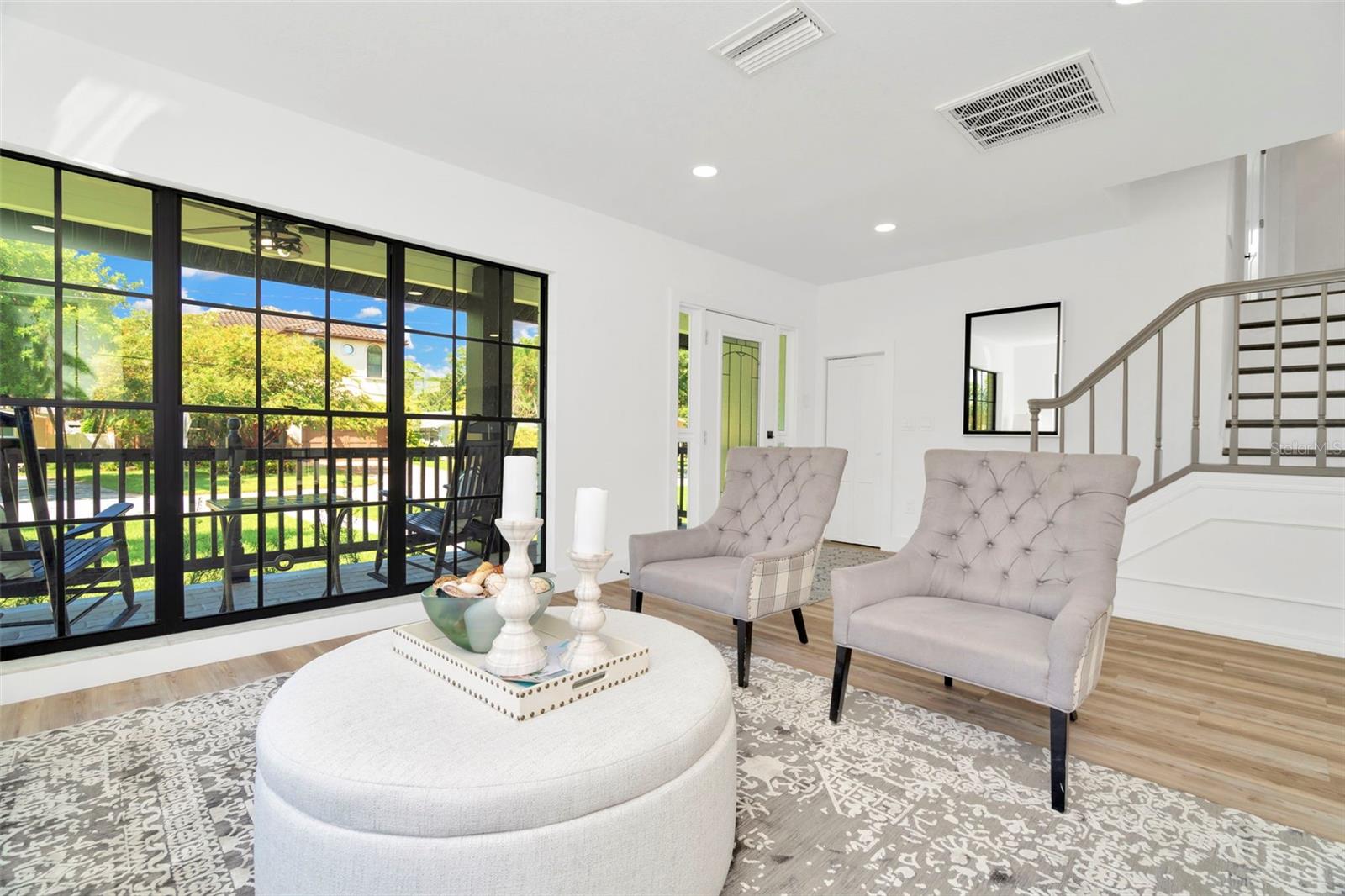 Listing photo id 47 for 4902 San Rafael Street