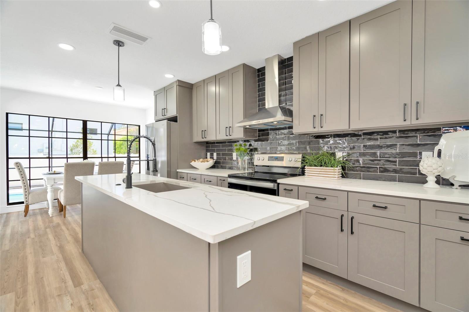 Listing photo id 57 for 4902 San Rafael Street