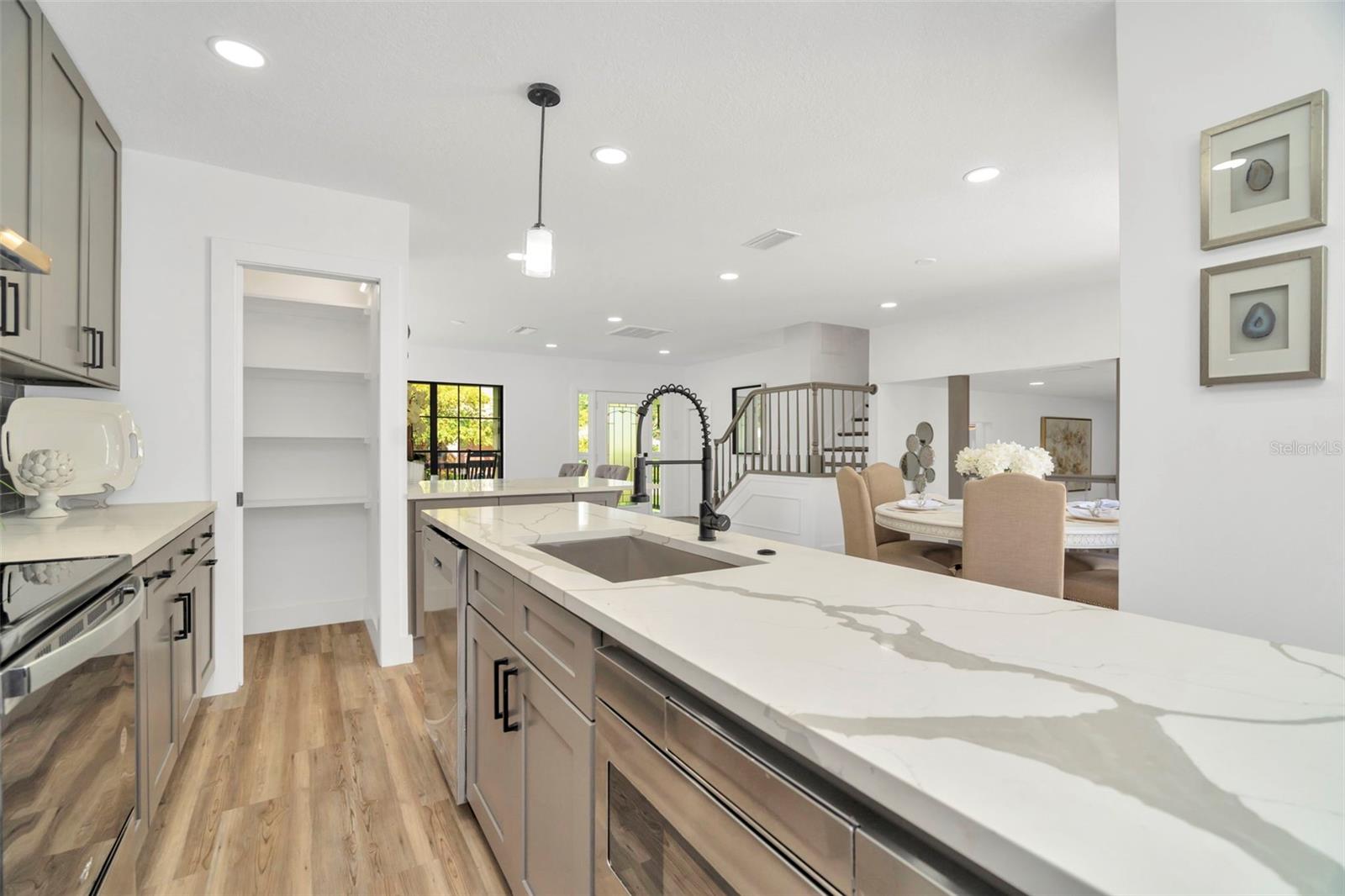 Listing photo id 59 for 4902 San Rafael Street