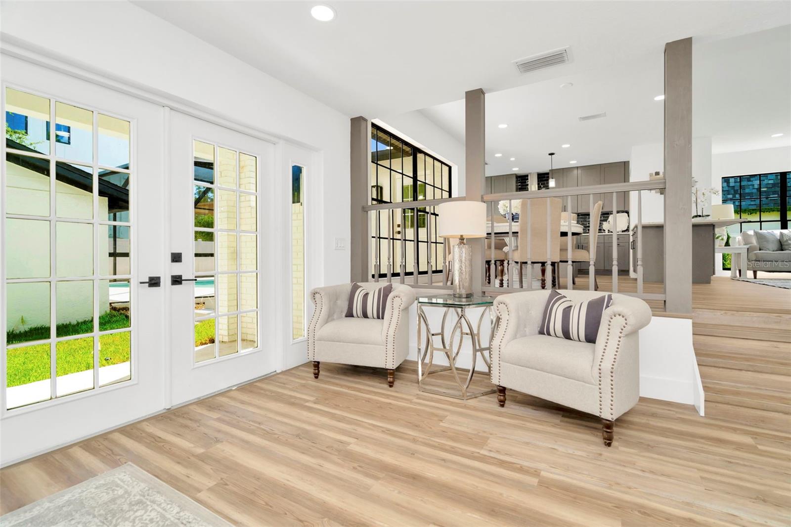 Listing photo id 71 for 4902 San Rafael Street