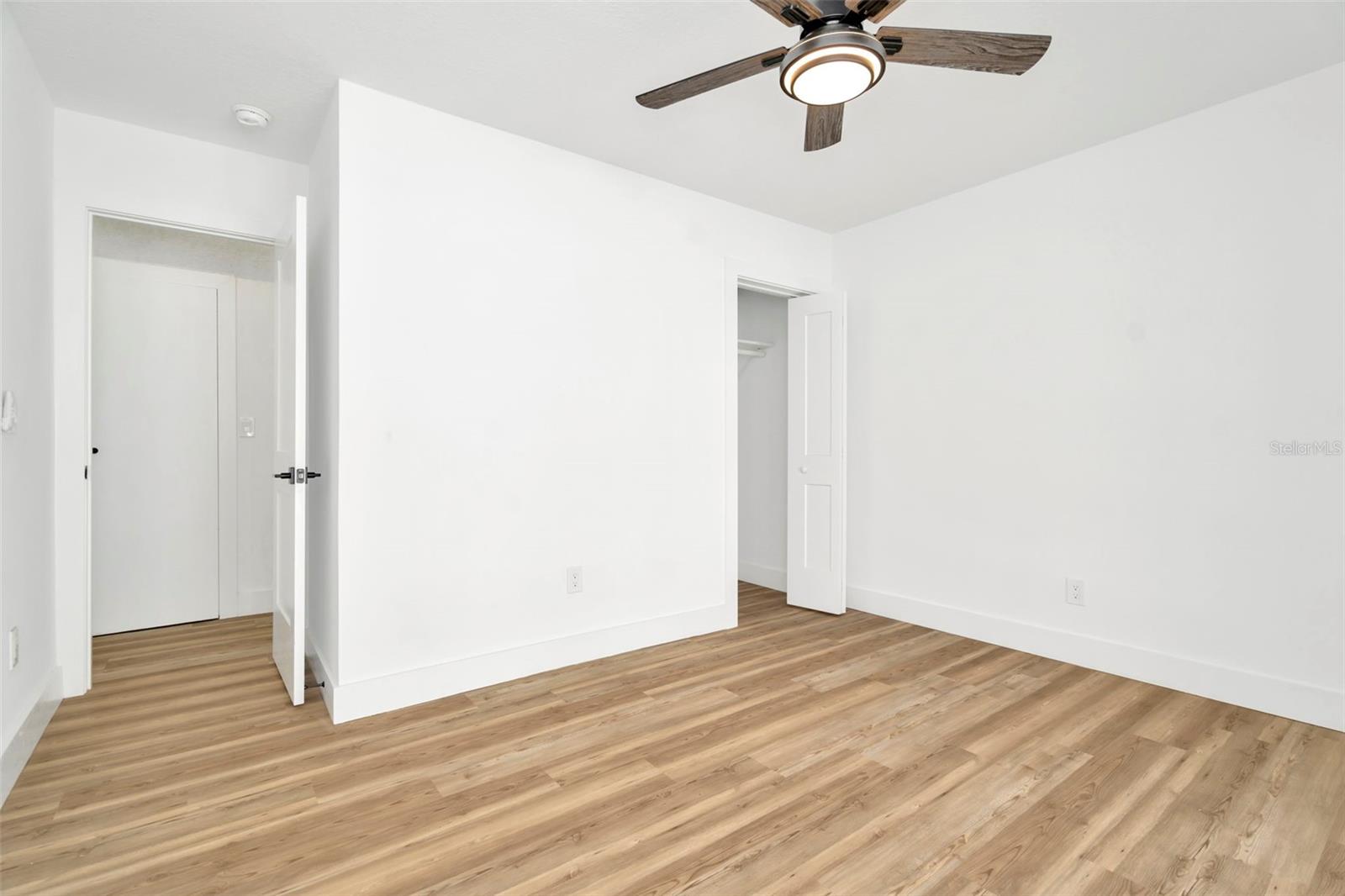 Listing photo id 74 for 4902 San Rafael Street