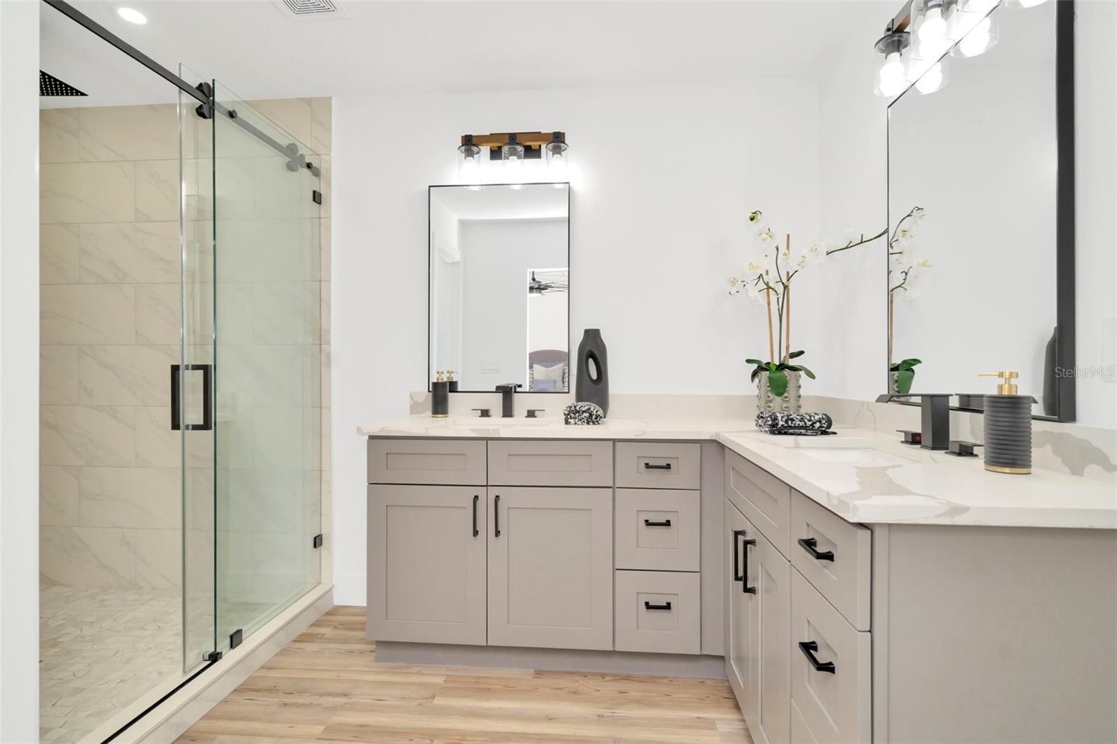 Listing photo id 90 for 4902 San Rafael Street