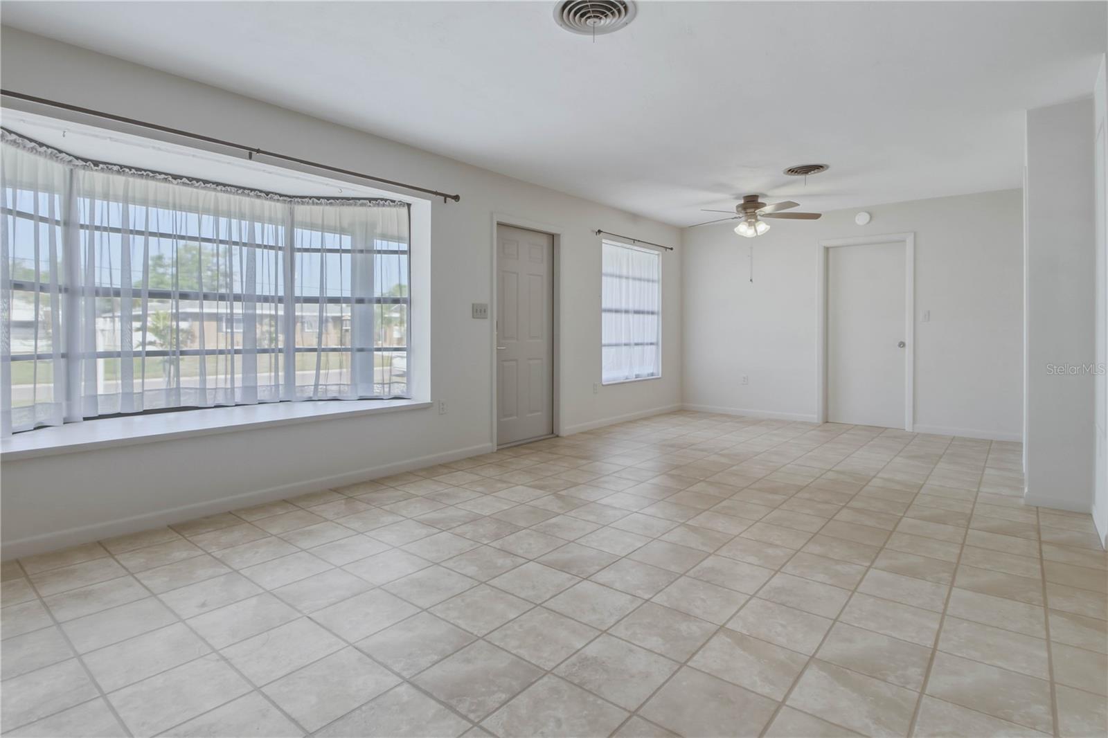 Image 3 of 52 For 10299 110th Way