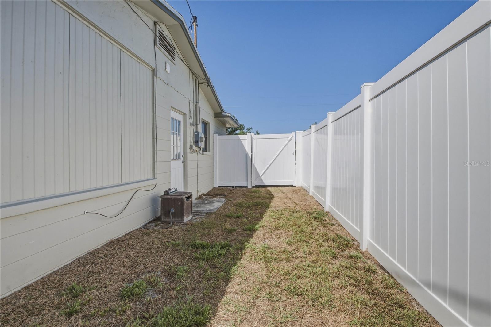 Image 40 of 52 For 10299 110th Way