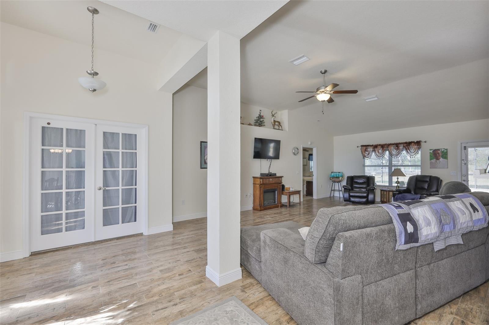 Image 33 of 54 For 14261 English Sparrow Road