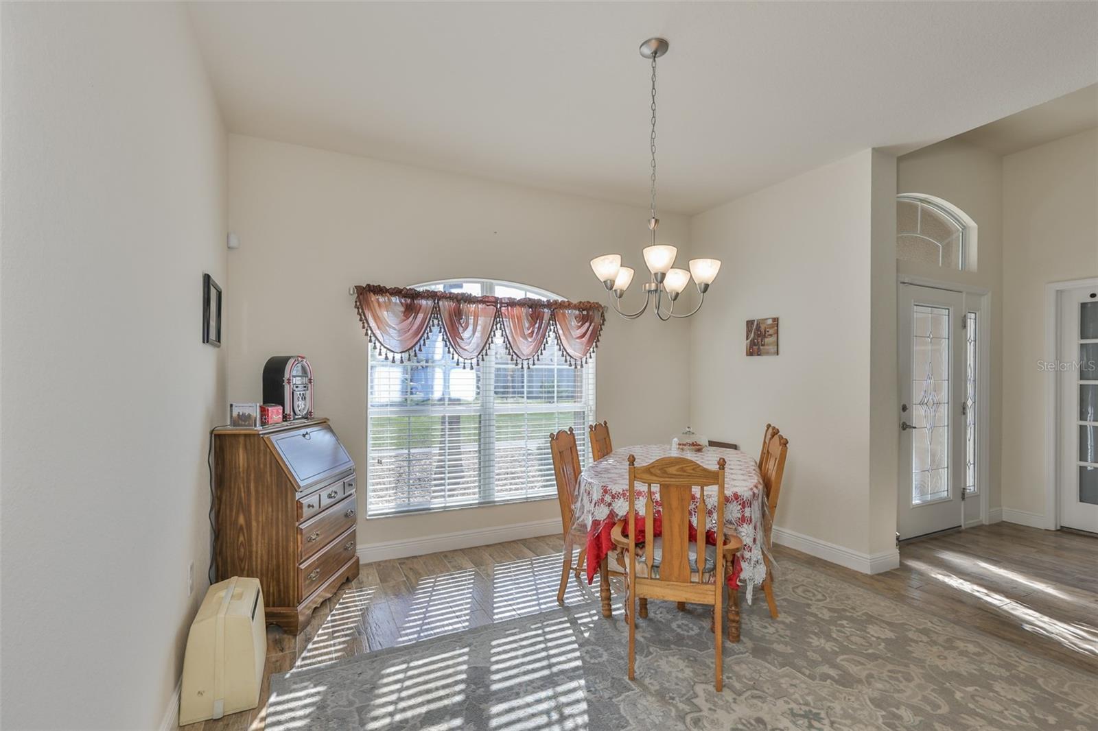 Image 6 of 54 For 14261 English Sparrow Road