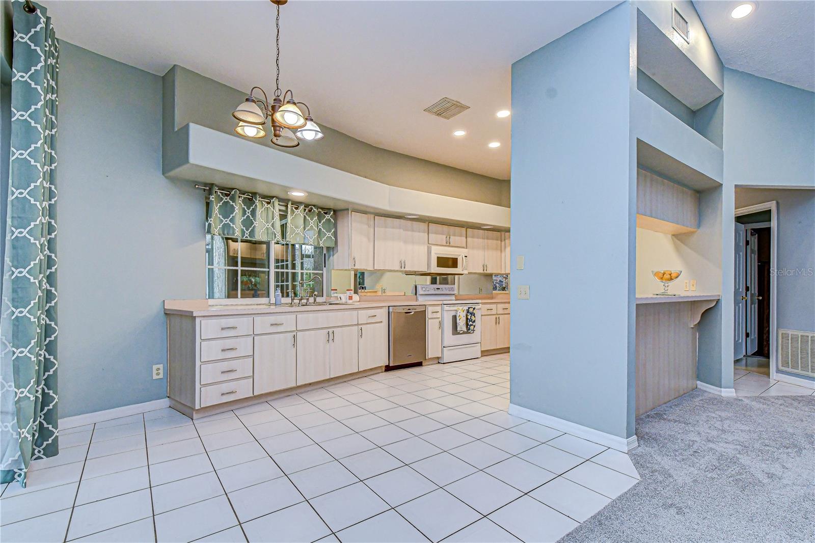 Image 13 of 36 For 3006 Drakes Landing Court