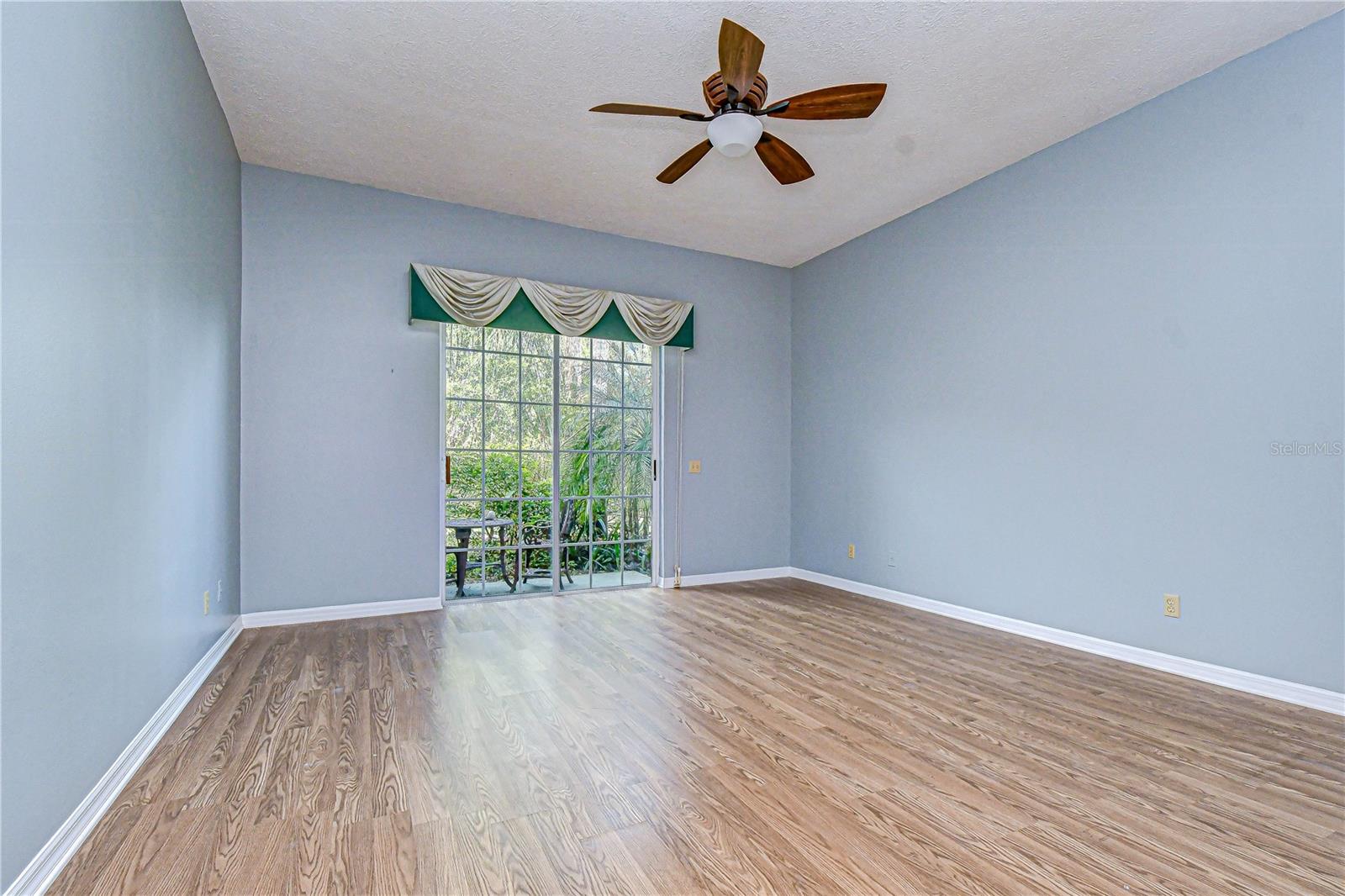 Image 18 of 36 For 3006 Drakes Landing Court