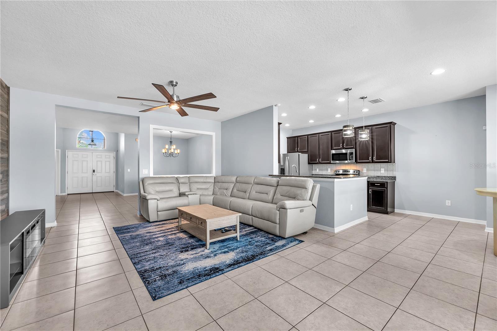 Listing photo id 10 for 11236 77th Street E