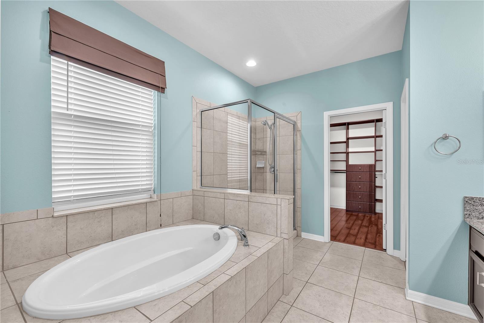 Listing photo id 15 for 11236 77th Street E