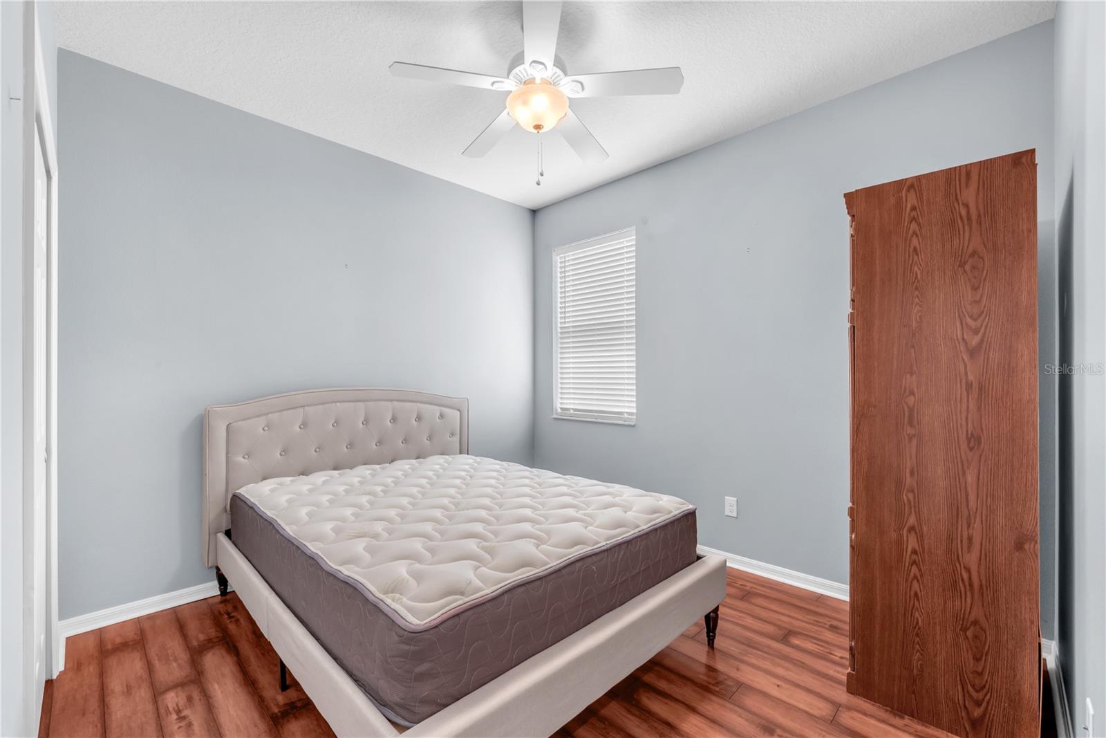 Listing photo id 17 for 11236 77th Street E