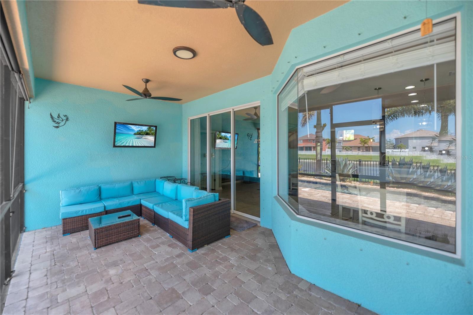 Listing photo id 22 for 11236 77th Street E