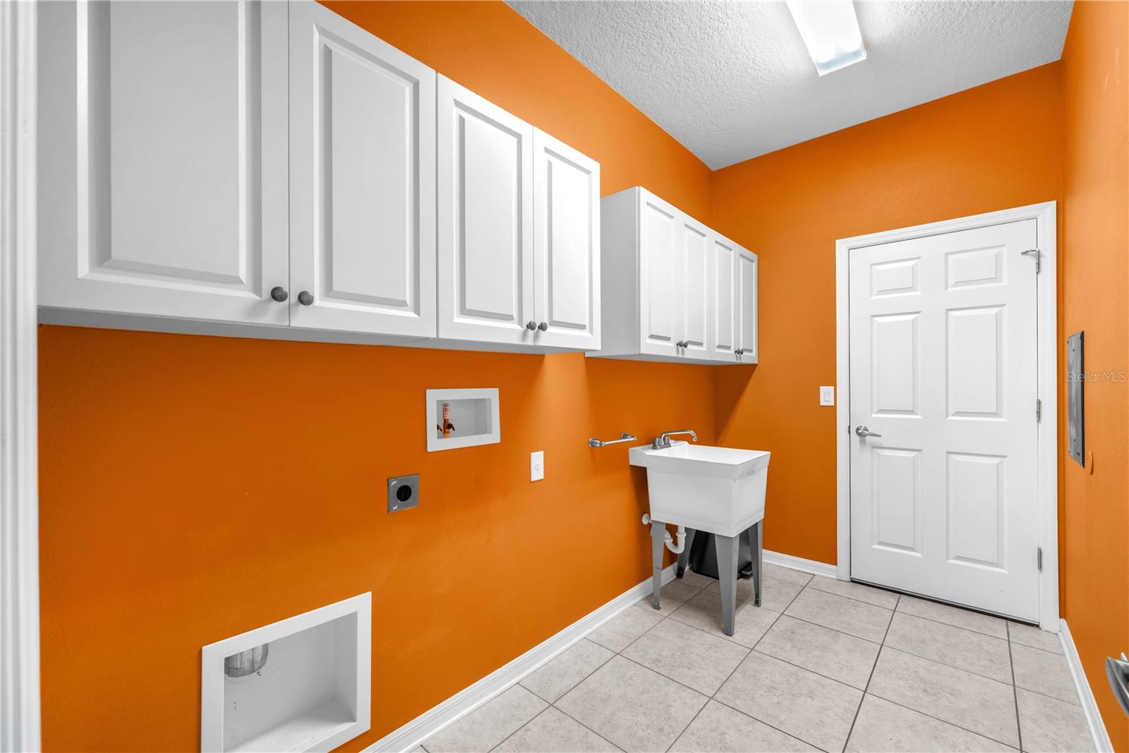 Listing photo id 30 for 11236 77th Street E