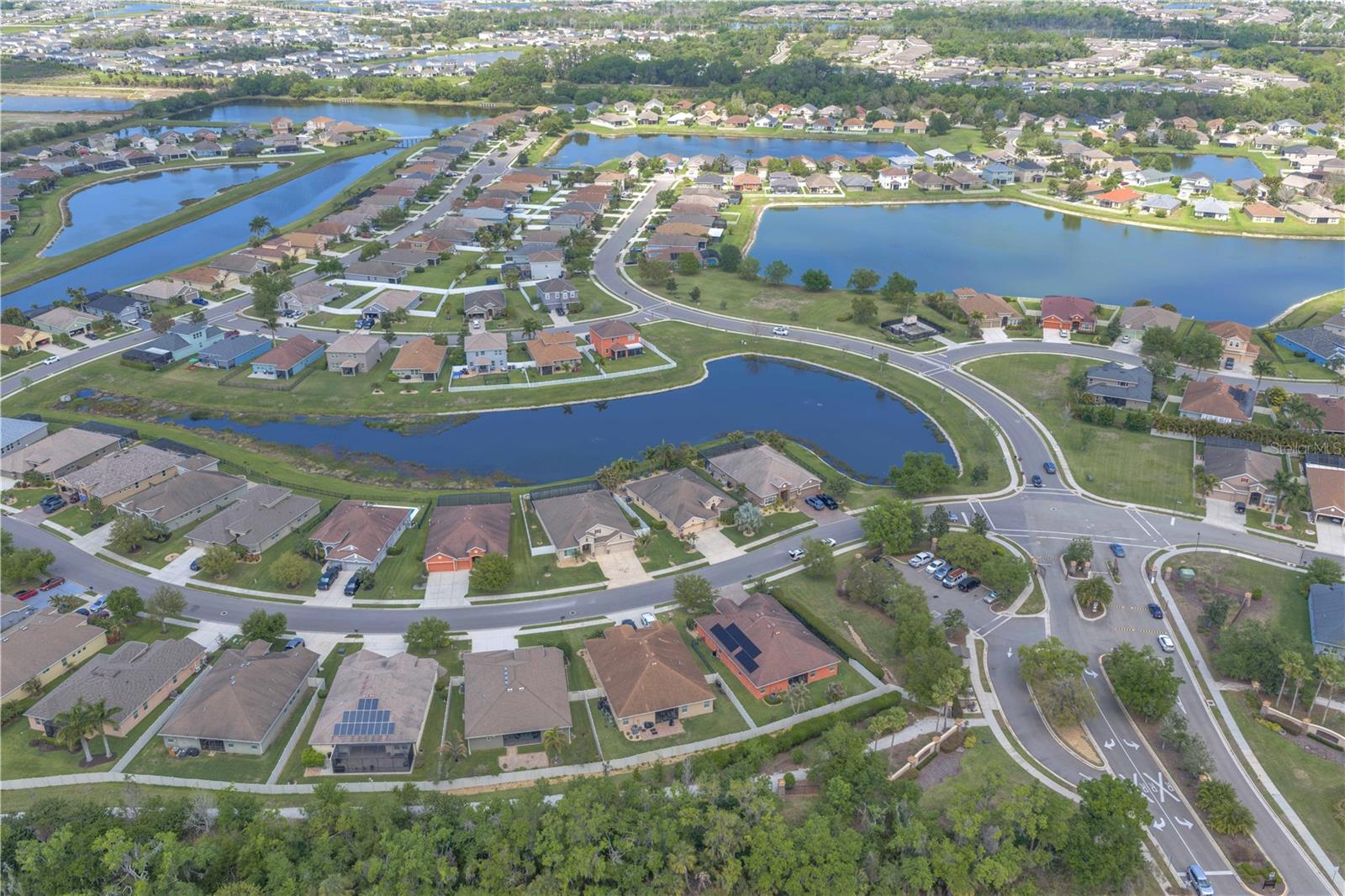 Listing photo id 36 for 11236 77th Street E