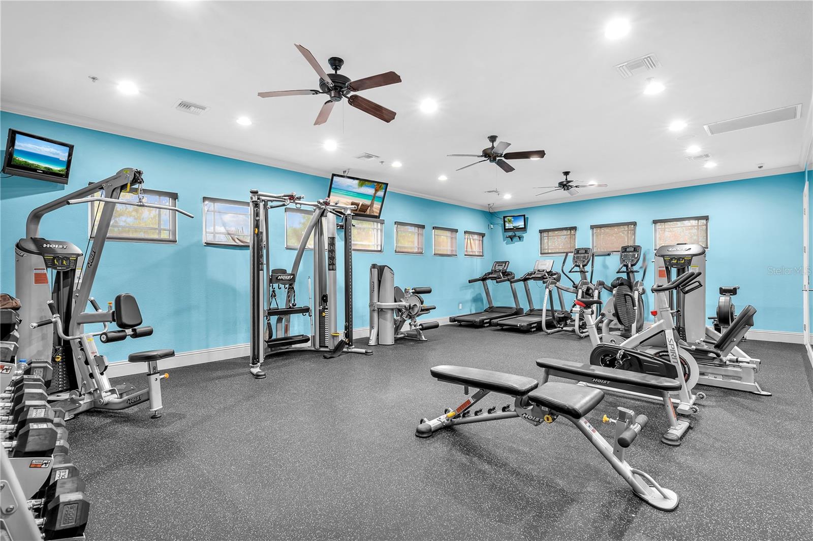 Listing photo id 42 for 11236 77th Street E