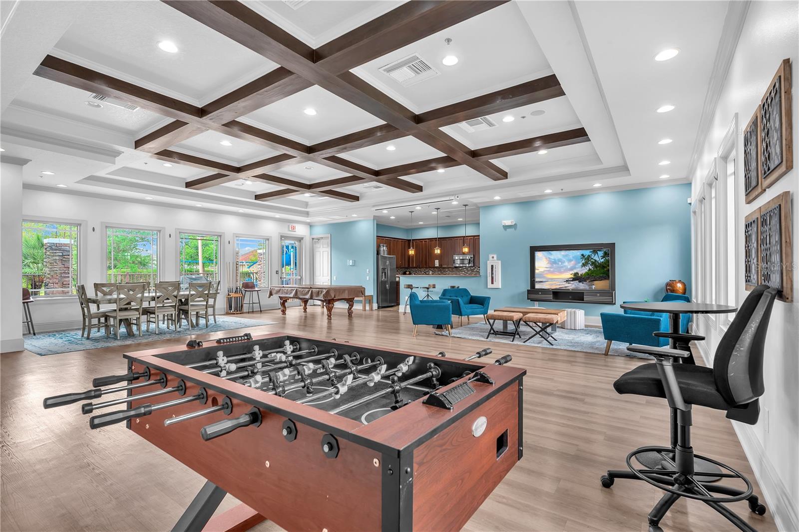 Listing photo id 43 for 11236 77th Street E