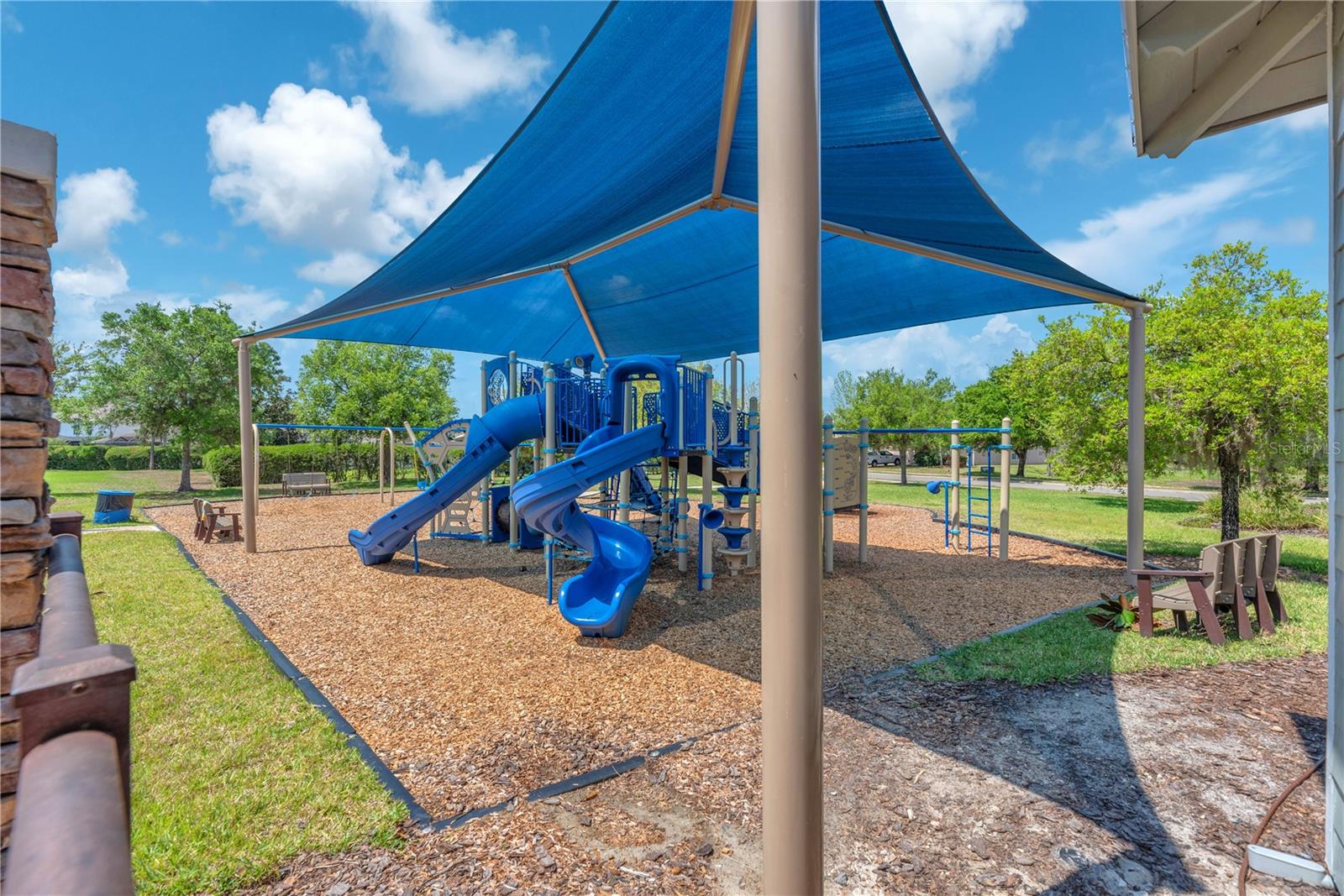 Listing photo id 46 for 11236 77th Street E