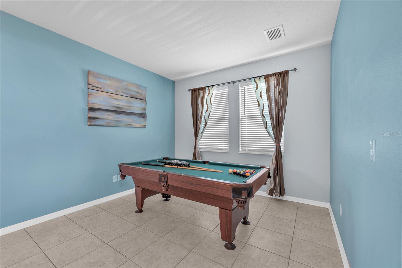 Listing photo id 7 for 11236 77th Street E