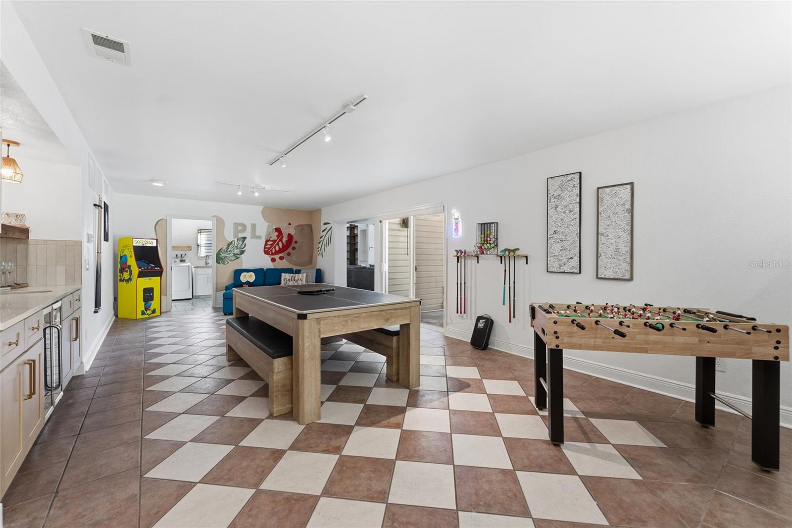 Image 13 of 57 For 1584 Oak Lane