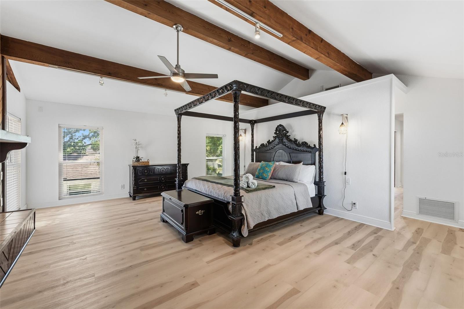 Image 15 of 57 For 1584 Oak Lane