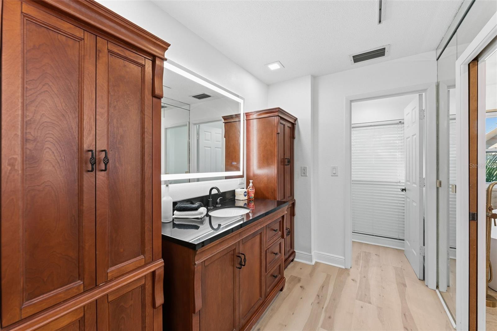 Image 17 of 57 For 1584 Oak Lane