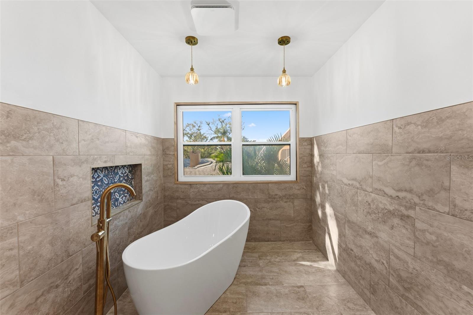 Image 20 of 57 For 1584 Oak Lane