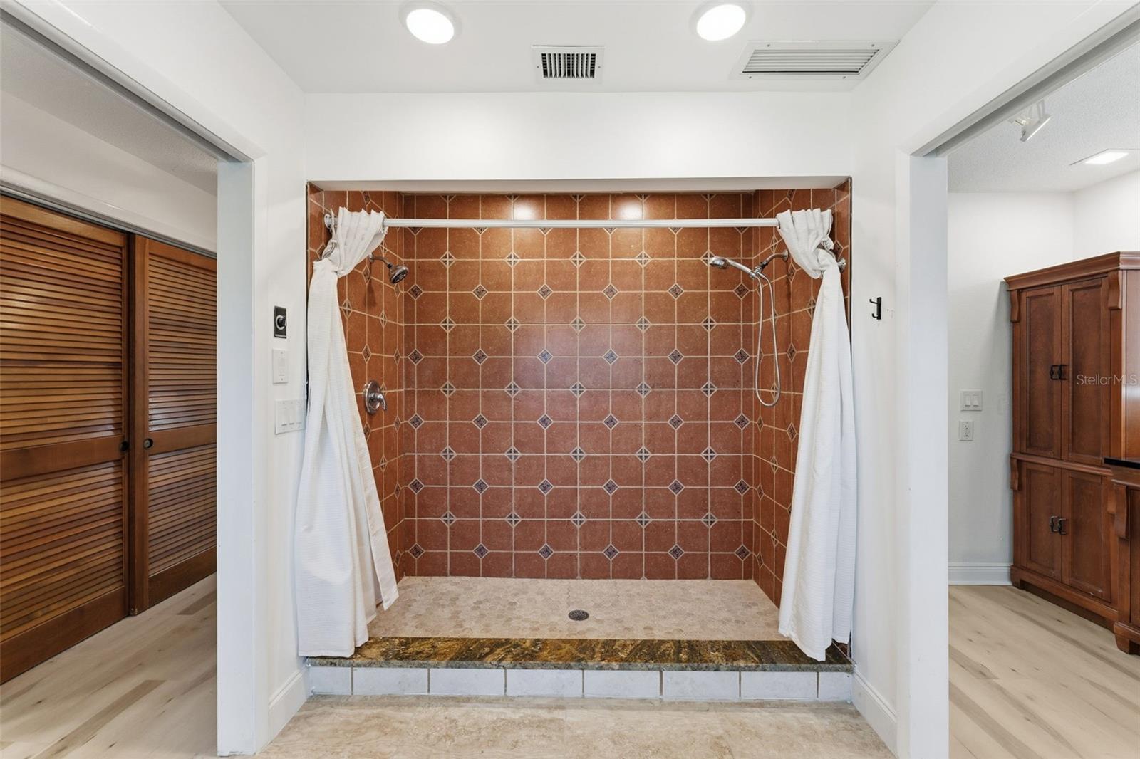 Image 21 of 57 For 1584 Oak Lane