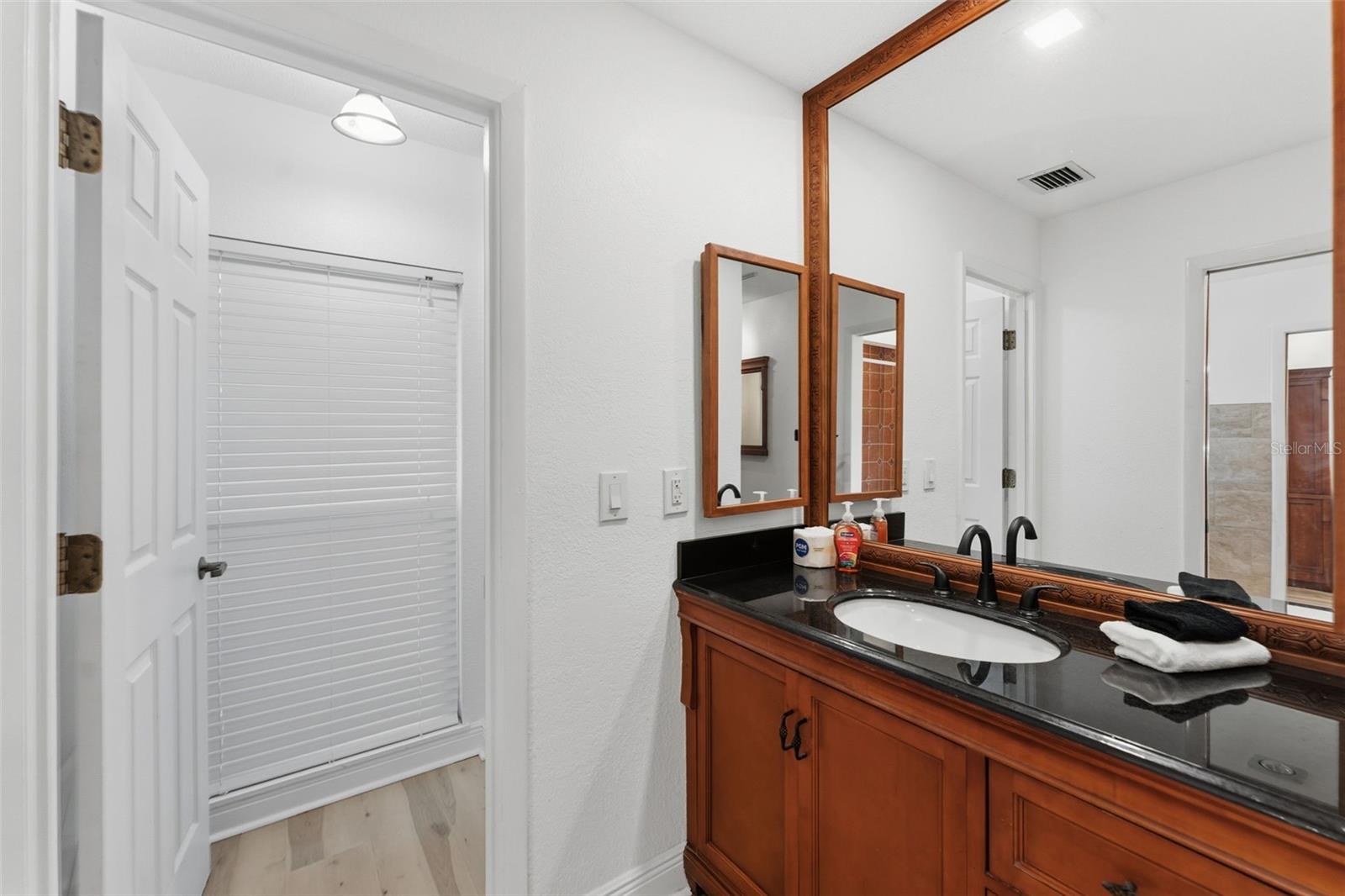 Image 22 of 57 For 1584 Oak Lane