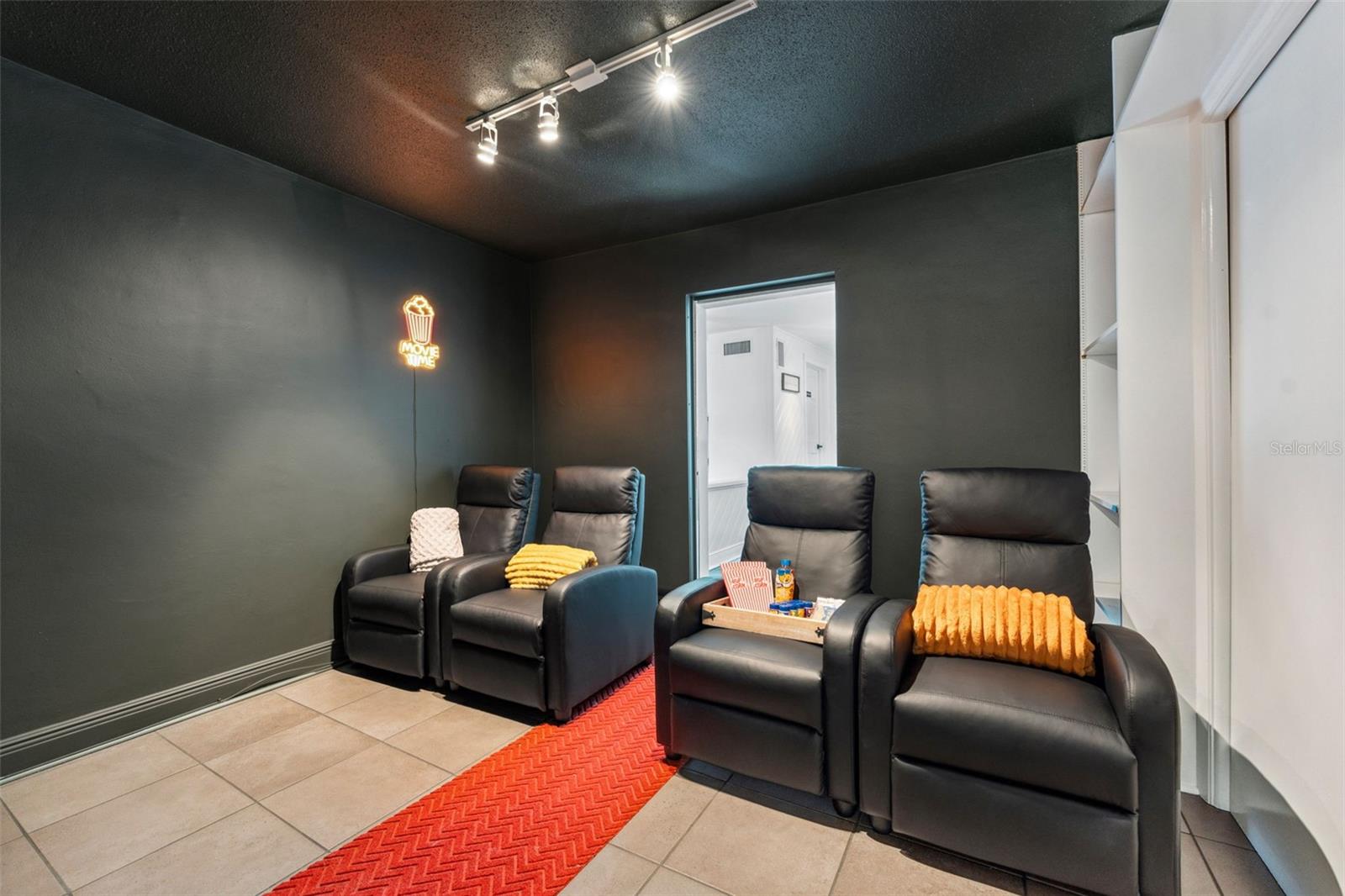 Image 28 of 57 For 1584 Oak Lane