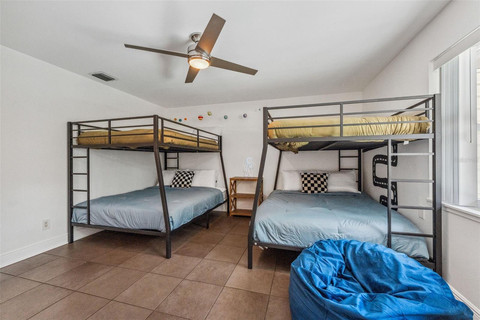 Image 41 of 57 For 1584 Oak Lane