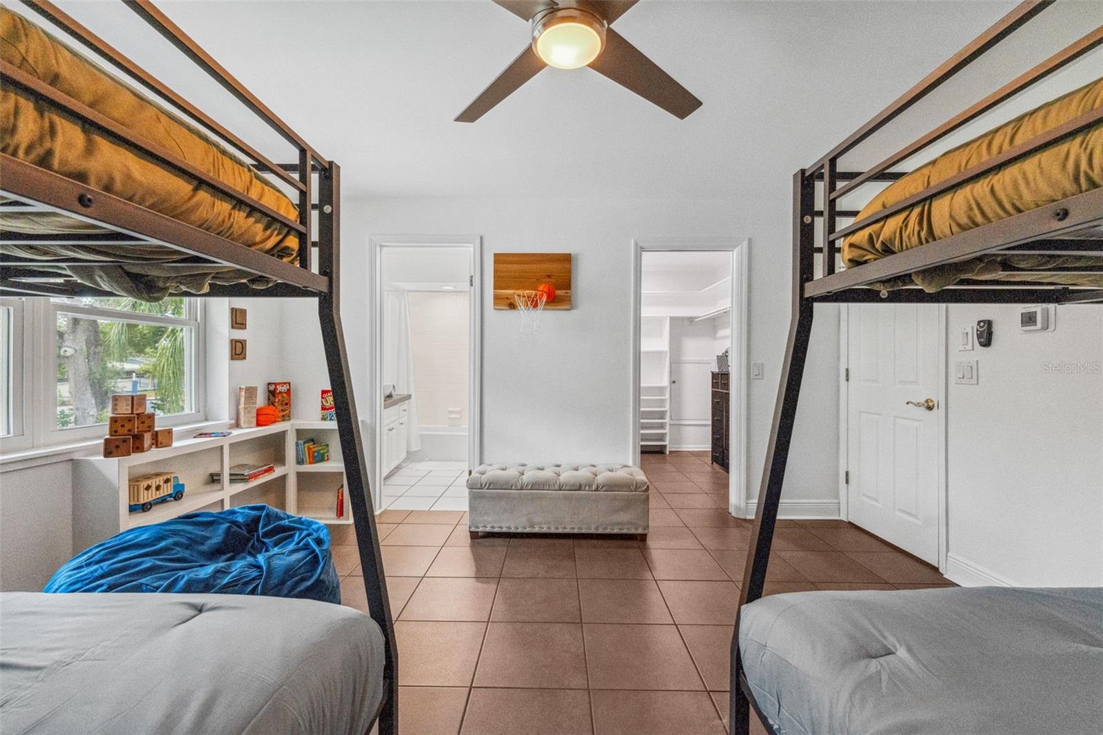 Image 42 of 57 For 1584 Oak Lane