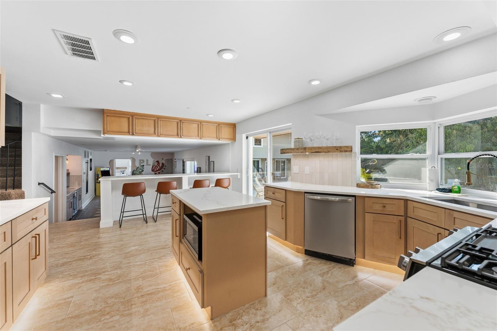 Image 6 of 57 For 1584 Oak Lane