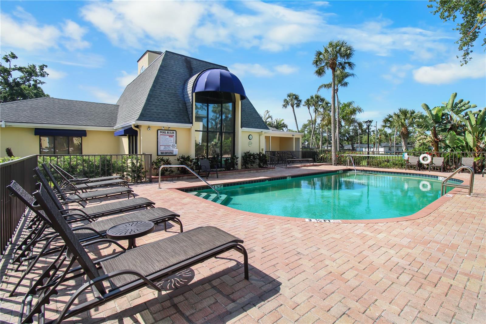 Image 20 of 24 For 3001 58th Avenue S 408