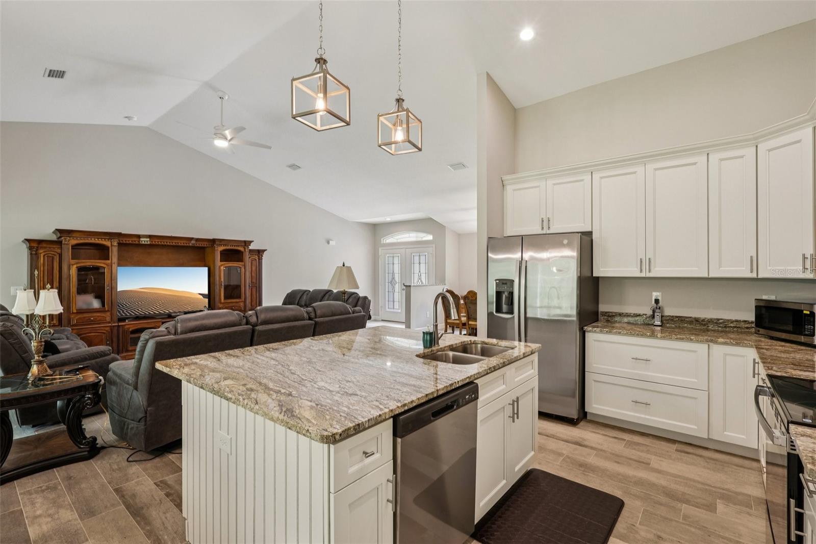 Image 12 of 34 For 399 W Massachusetts St